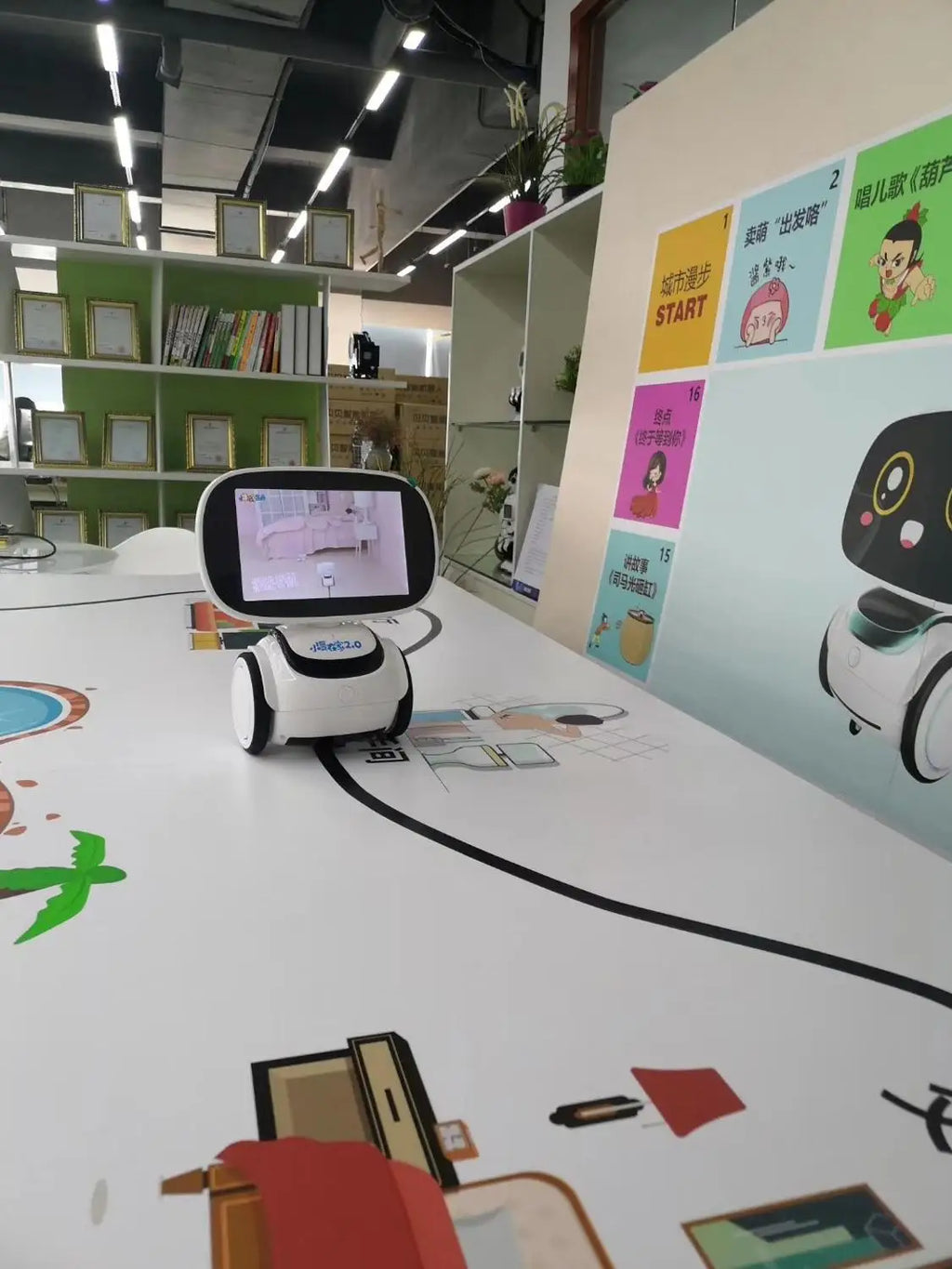 Intelligent robot family companion education learning children early education voice dialogue high-tech toys robot