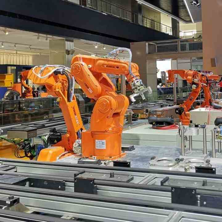 Robotic Arm Car Painting 6 Axis China QIAR QJR10-2 With CNGBS Robot Gripper Guide Rail Quick Changer For Painting Robots