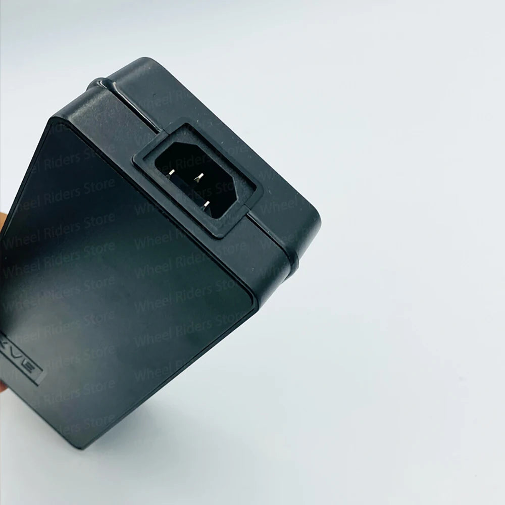 INMOTION V11 84V 2.5A Original Charger 210W Lithium Battery 3 Prong EUC Max 4.0A V11 Charger Electric Scooter Parts Accessories