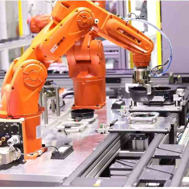 Robotic Arm Car Painting 6 Axis China QIAR QJR10-2 With CNGBS Robot Gripper Guide Rail Quick Changer For Painting Robots