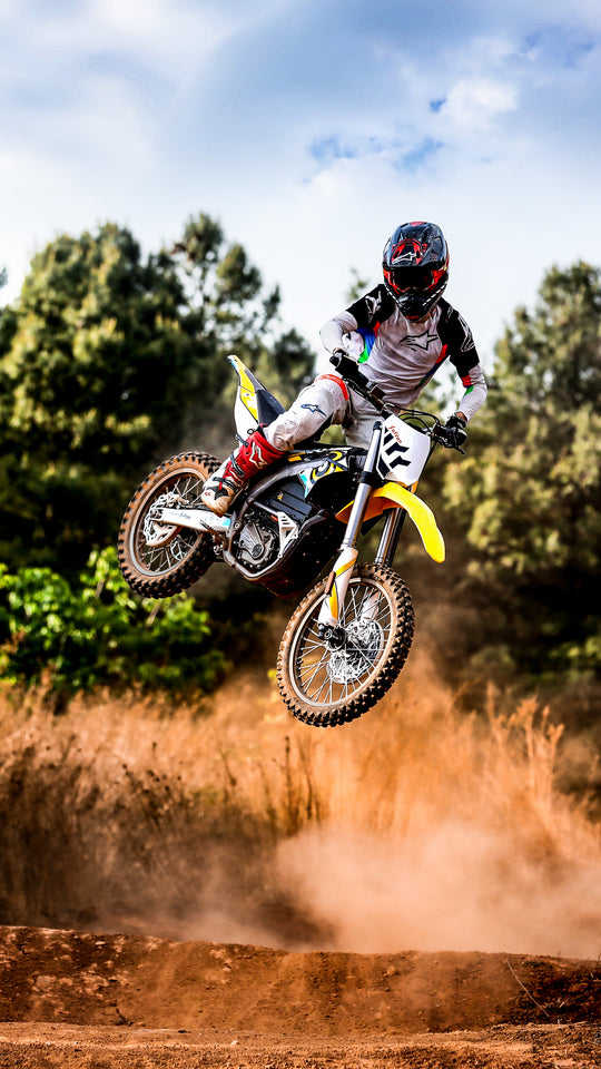 Sur Ron Storm Bee Enduro Electric Dirt Bike - Lightweight and Powerful All-Terrain E-Bike for Adventurous Riders