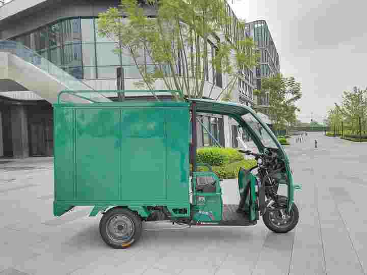 Factory Express Delivery 3-Wheel Cargo Electric Tricycle 60v Motorized 1000w Power Closed Body for Package Use
