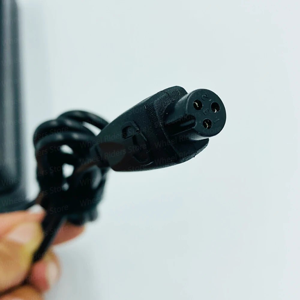 INMOTION V11 84V 2.5A Original Charger 210W Lithium Battery 3 Prong EUC Max 4.0A V11 Charger Electric Scooter Parts Accessories