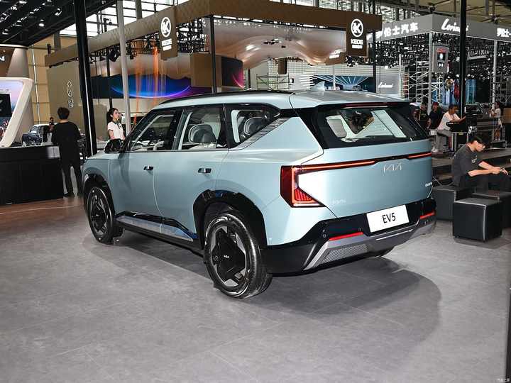 2025 Kia EV5 Luxury SUV 720km Long Range Openable Sunroof High Quality Pure Electric New Energy Vehicle Electric 2025 Kia EV5