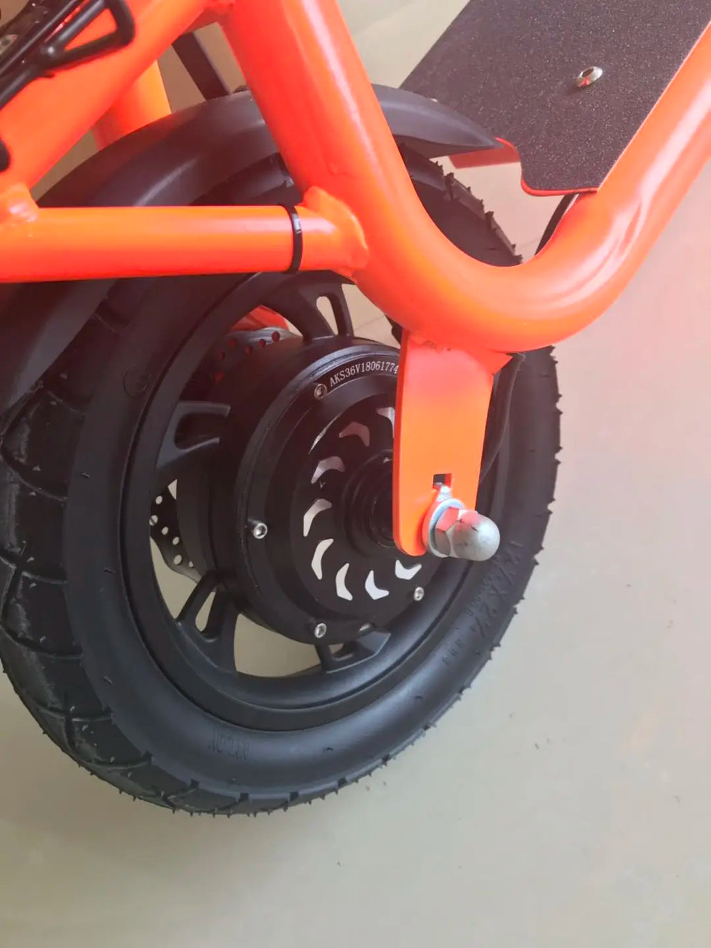 12-Inch Electric Scooter & Folding E-Bike Rear Hub Motor Wheel - 36V 350W / 48V 500W Brushless Motor (With / Without Tire)