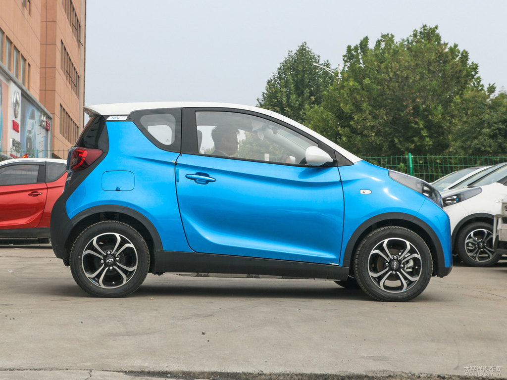 high Speed 4 Wheel Mini Solar Electric Car Made In China In SKD