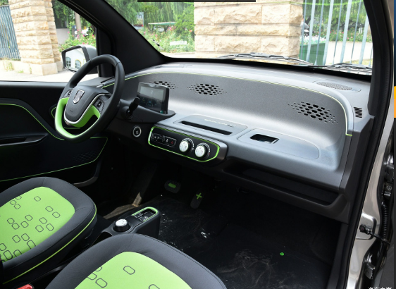 high quality 4 Wheel 2 Seat Electric Car High Speed Electric Car  electric mini car for adult